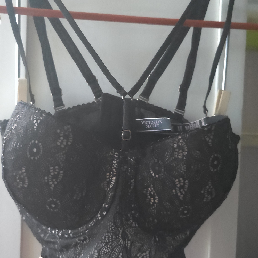 Victoria's Secret Black Lace Underwire Bra with Molded Cups